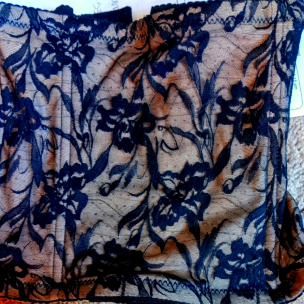 Larry Levine BEAUTIFUL SHAPE WEAR...